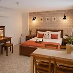 Q-zen House جوندا